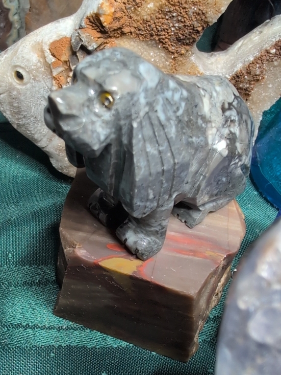 Accessories - Black dog on Rainbow petrified wood stand